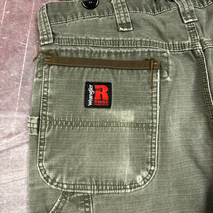 90s Olive Green Baggy Wrangler Riggs Carpenter Work Shorts 35x9.5 2759
