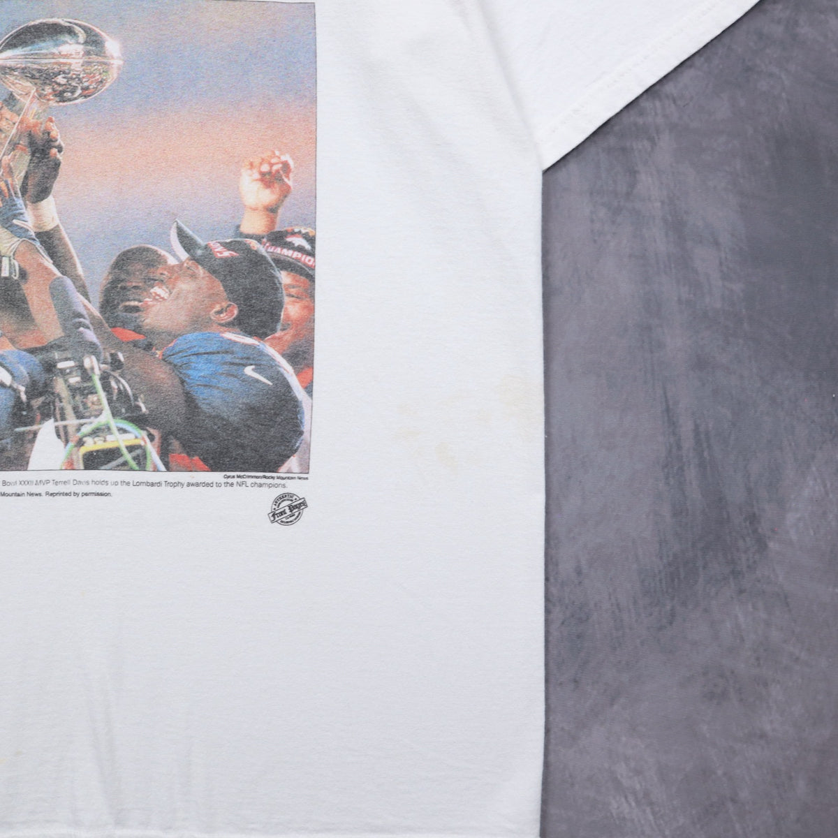1998 White Denver Broncos Super Bowl XXXII Newspaper Shirt 6711