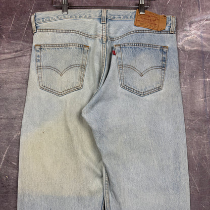 90s Light Wash Levi's 501 Denim Jeans 35x32 0695