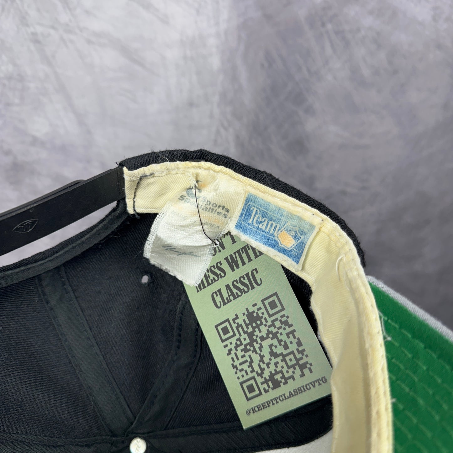 90s Black Los Angeles Raiders Single Line Script Hat 4302