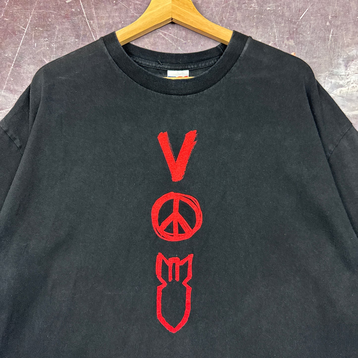 2005 Faded Black Vertigo Tour V Peace Bomb Graphic Shirt XL 2832