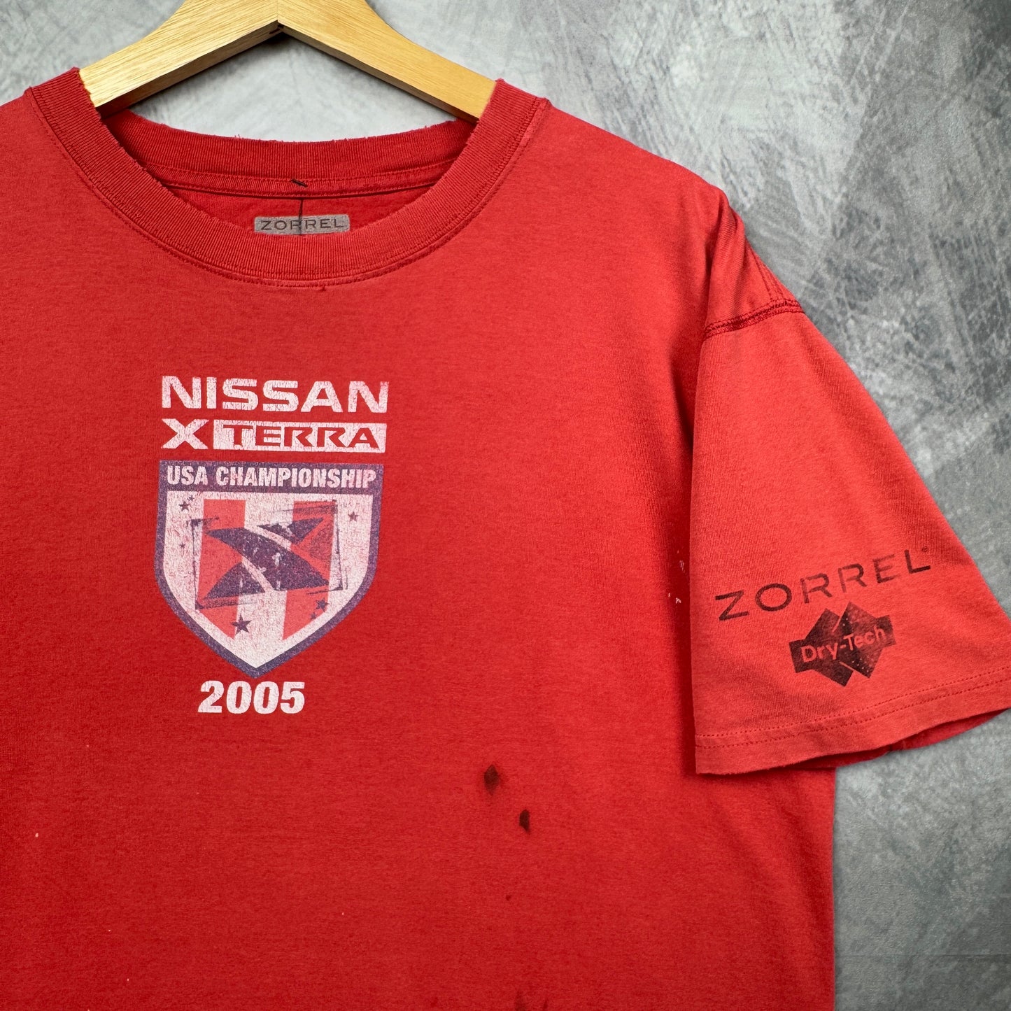 2005 Red Nissan Xterra Tee 4038