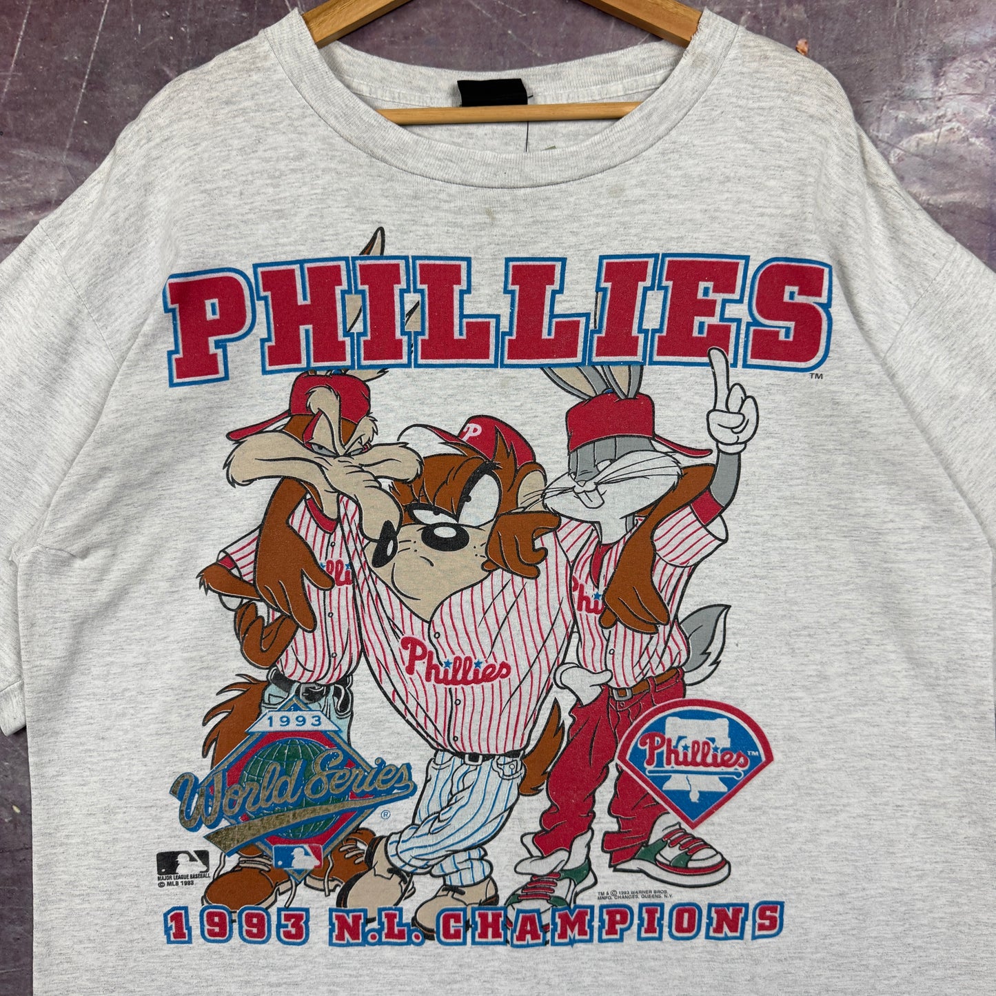 1993 Grey Phillies Looney Tunes Shirt 3313