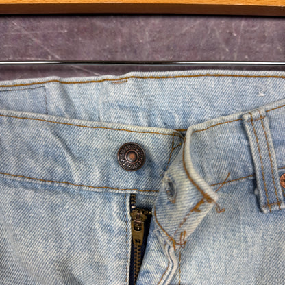 90s Light Wash Levi's 505 Denim Jeans 36x31 2055