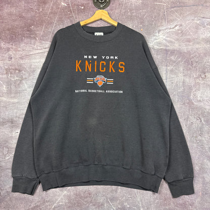 90s Faded Black New York Knicks National Basketball Association Embroidered Crewneck Sweatshirt XL 3000