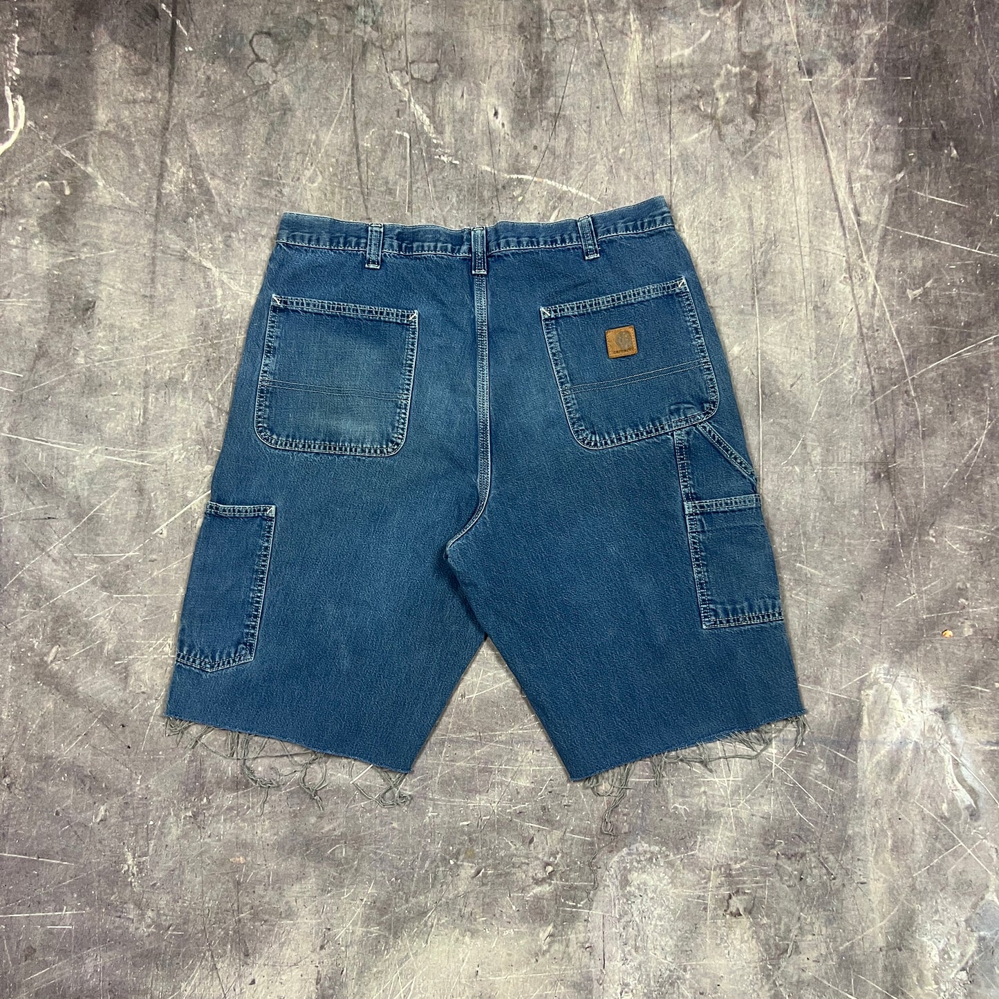 Early 00s Medium Wash Baggy Carhartt Denim Shorts 34x11 AX08