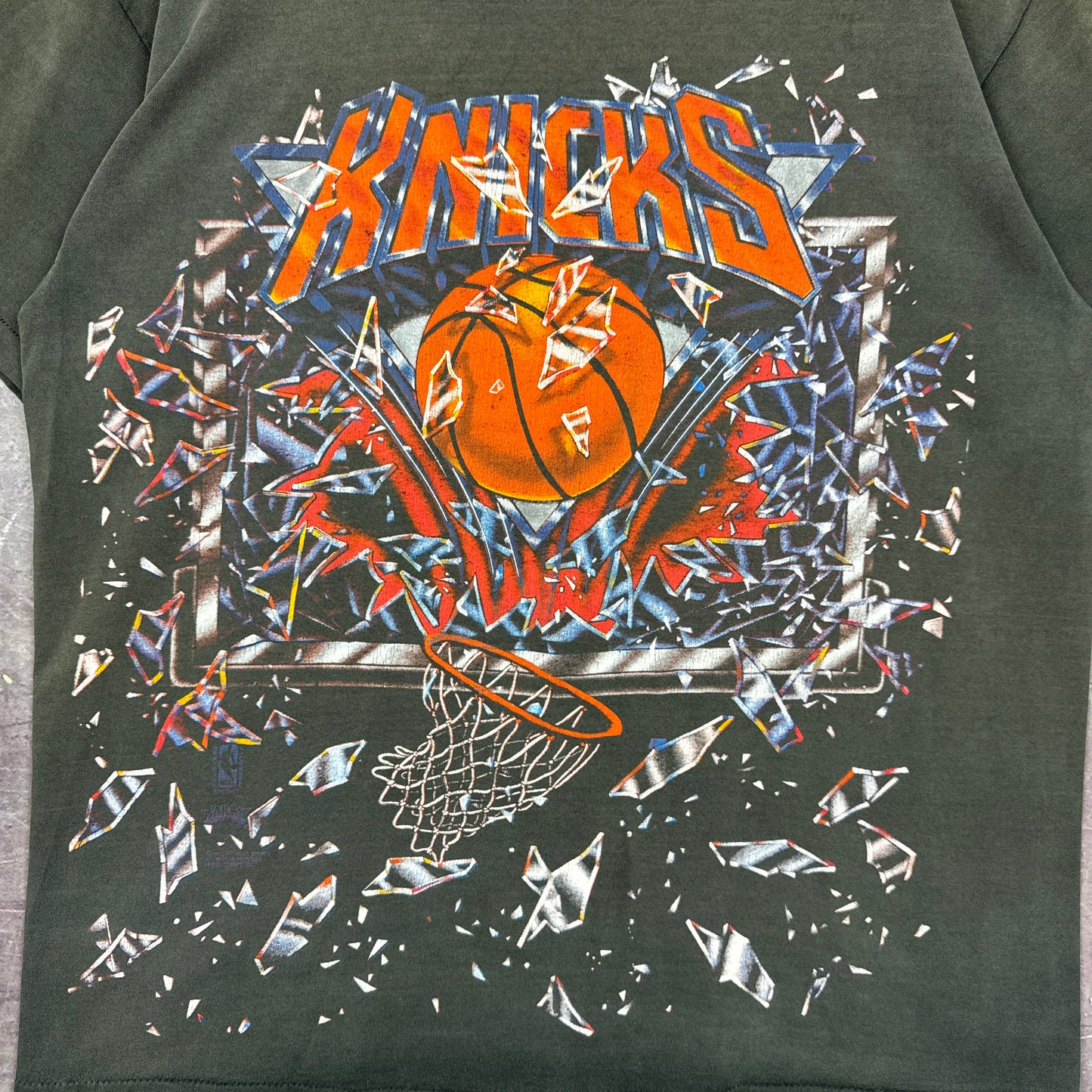 90s Faded Black New York Knicks Shattered Backboard Graphic Shirt L 3001