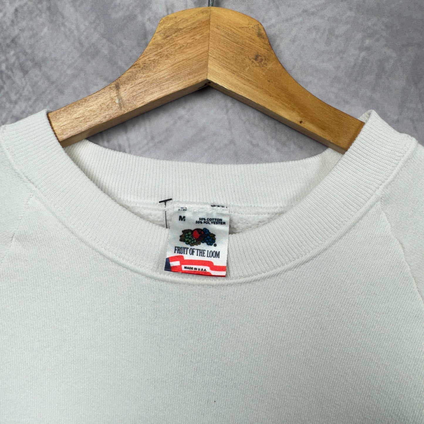 90s White BMW Crewneck Sweatshirt 3989