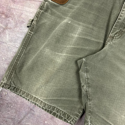 90s Olive Green Baggy Wrangler Riggs Carpenter Work Shorts 35x9.5 2759