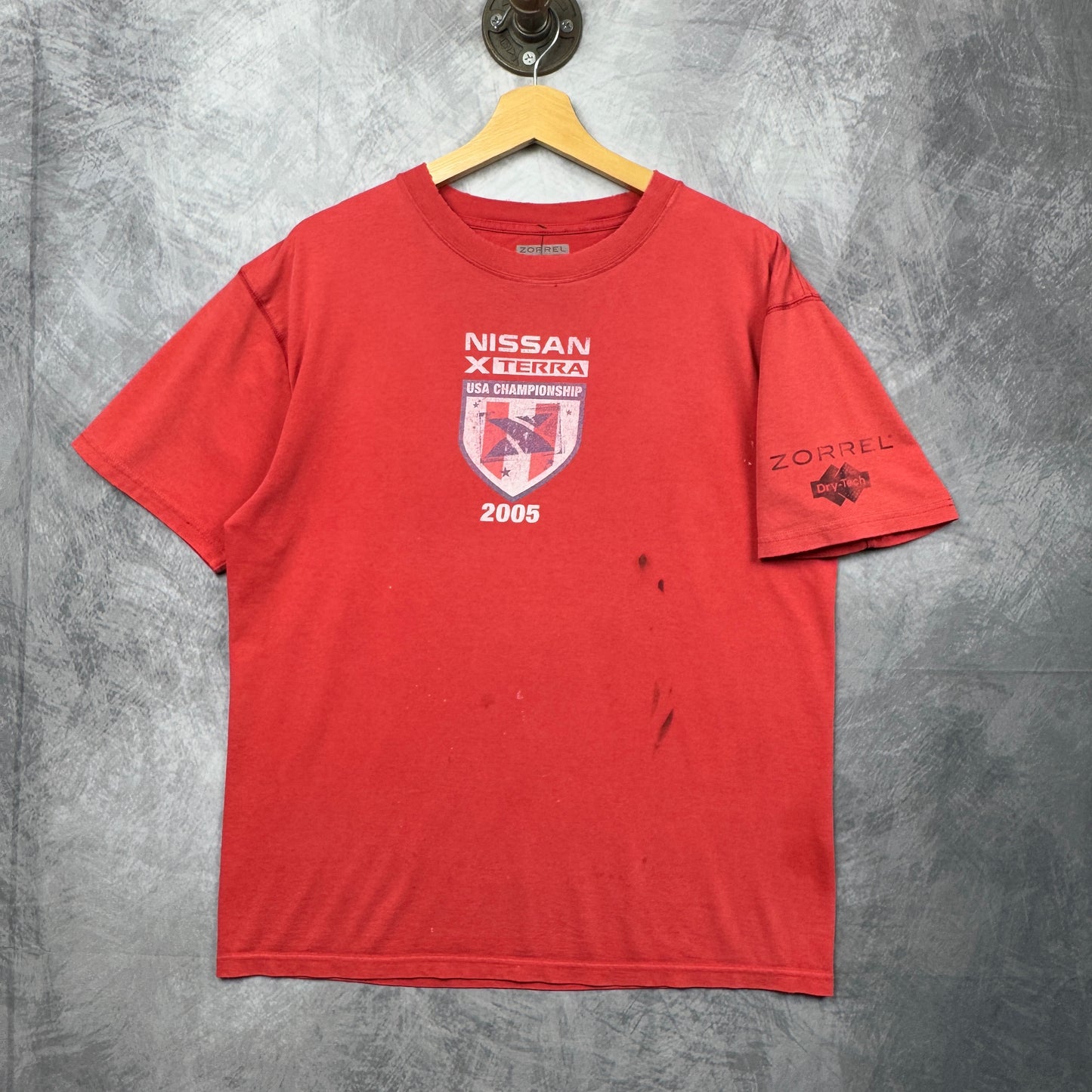 2005 Red Nissan Xterra Tee 4038