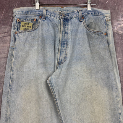 90s Light Wash Levi's 501 Denim Jeans 35x32 0695