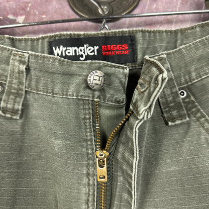 90s Olive Green Baggy Wrangler Riggs Carpenter Work Shorts 35x9.5 2759