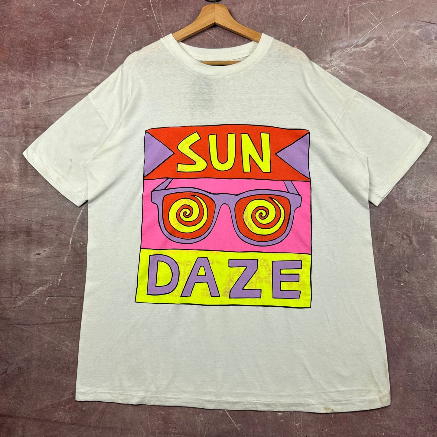 90s White Sun Daze Pop Art Tee 3813