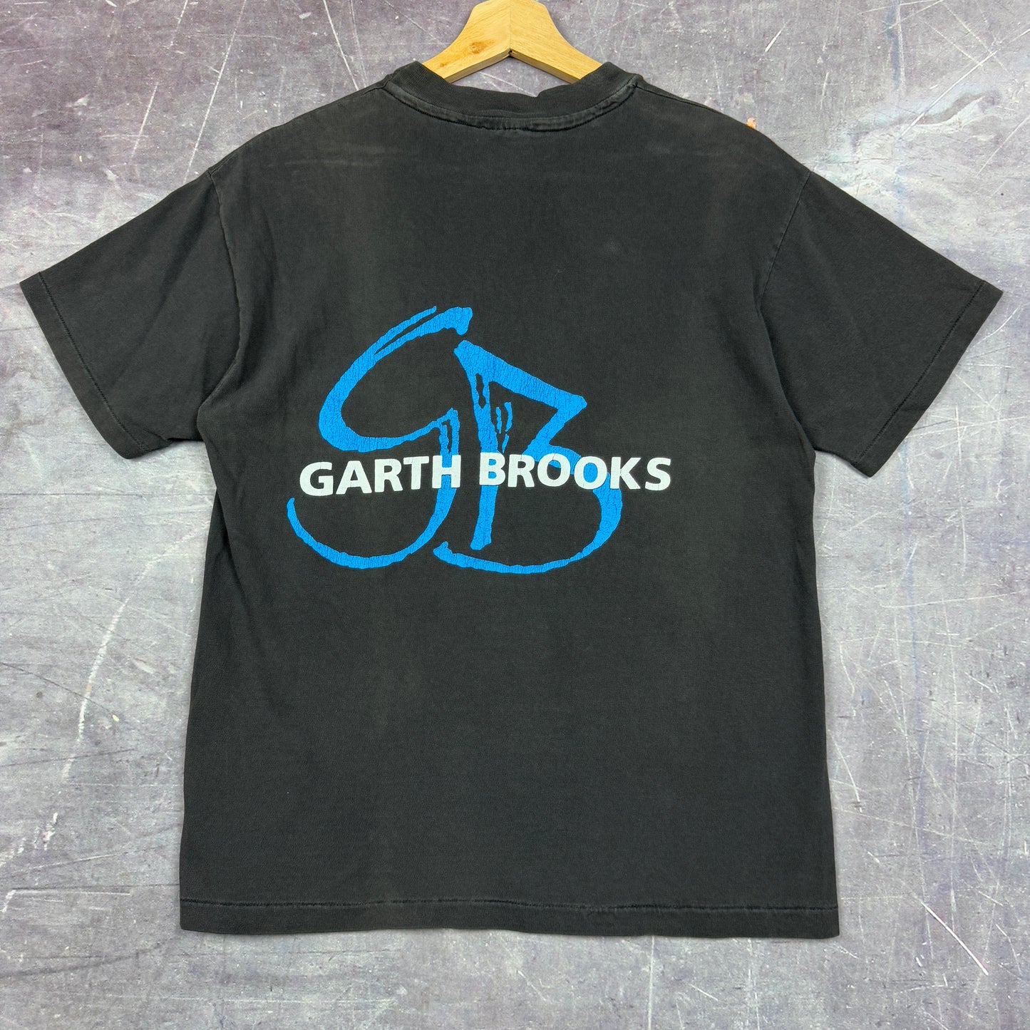 1992 faded Black Garth Brooks Country Music Graphic Shirt M 1155