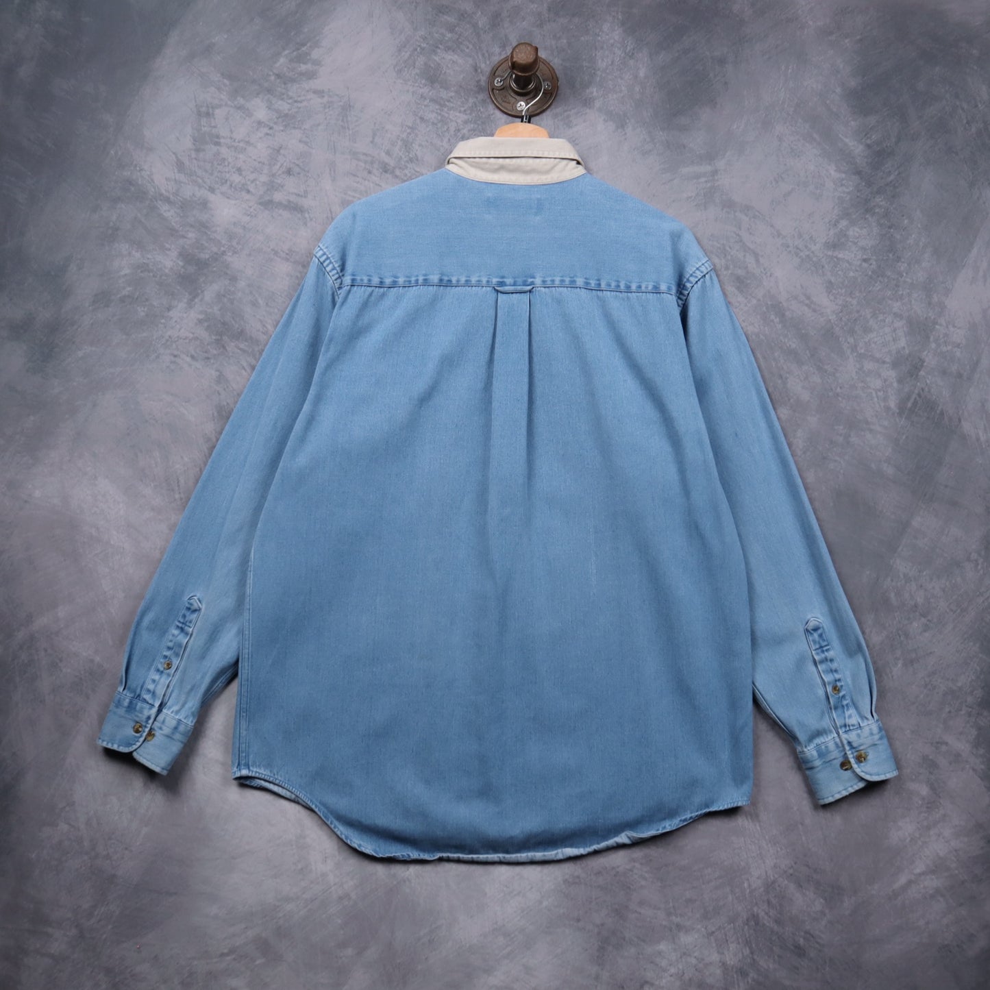 90s Light Blue Roundtree & Yorke Denim Button-Up Shirt 5474