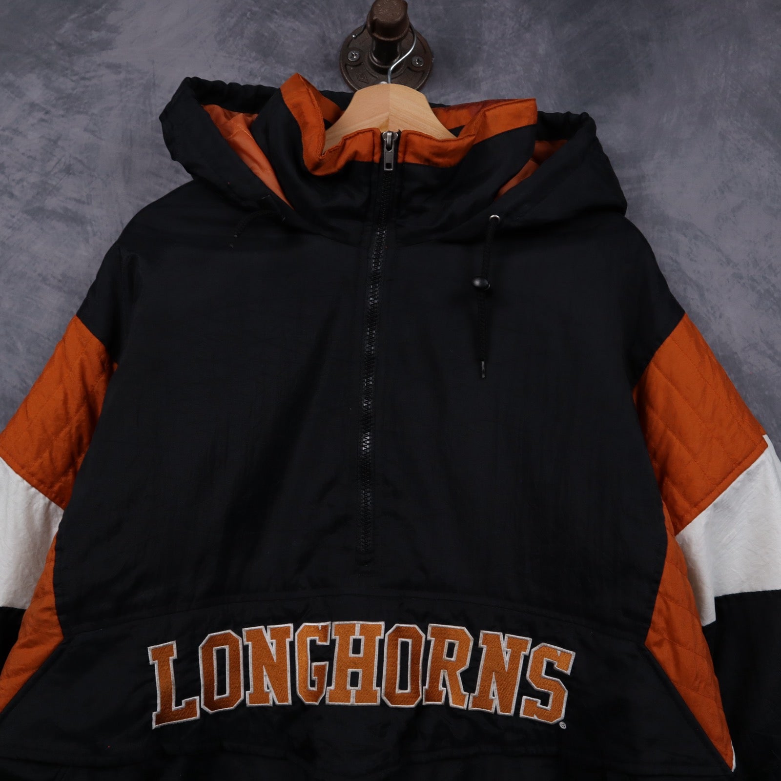 00s Black Texas Longhorns Hooded Puffer Jacket 5927