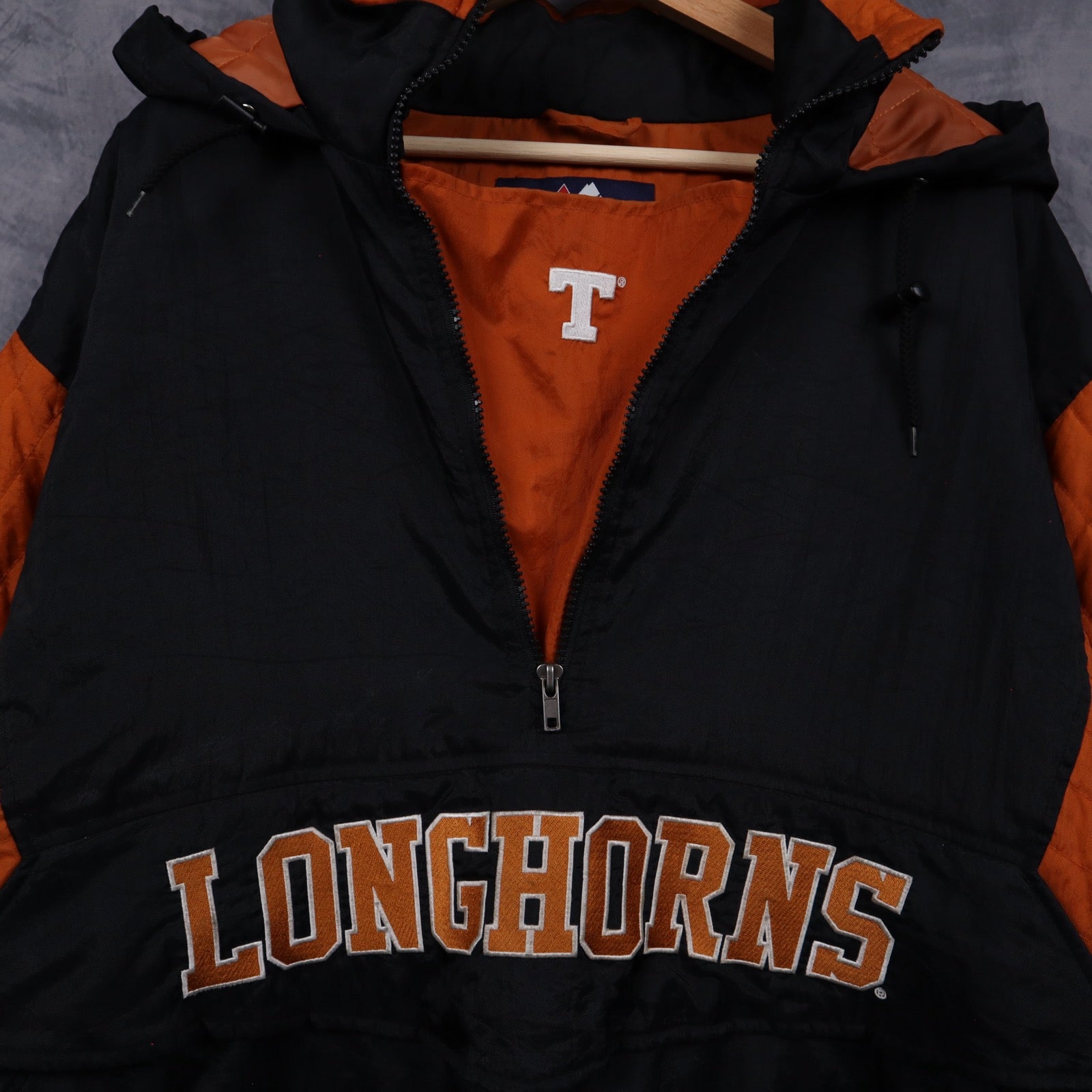 00s Black Texas Longhorns Hooded Puffer Jacket 5927