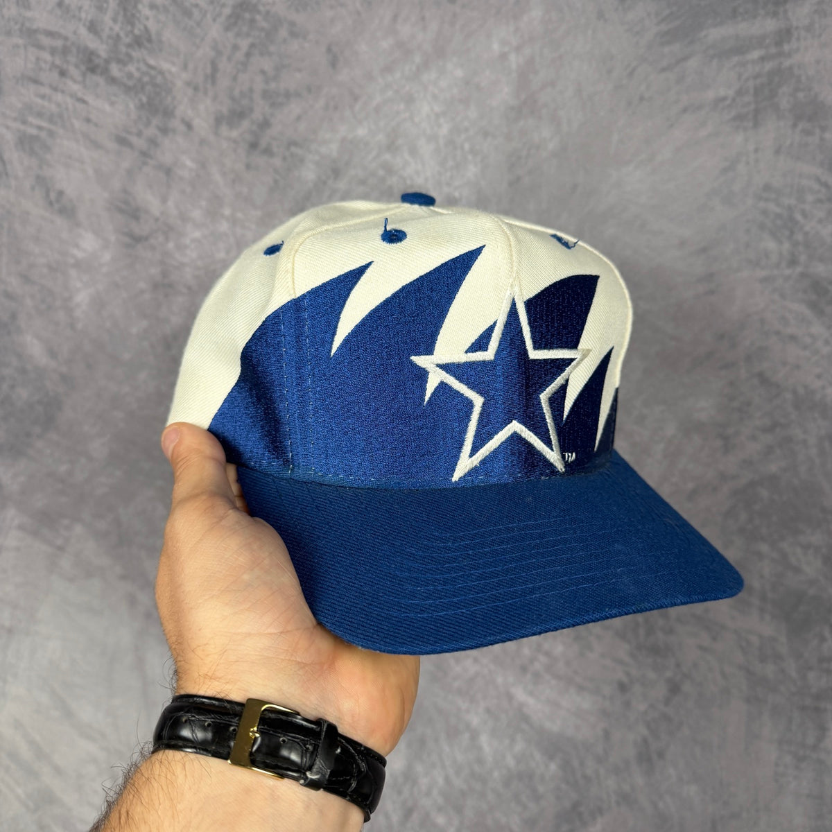 90s Cream Dallas Cowboys Logo Athletic Sharktooth Snapback Hat 6798