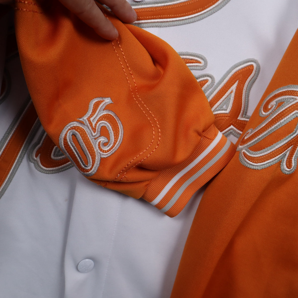 Early 00s White FUBU University of Texas Longhorns Lightweight Jacket 5939