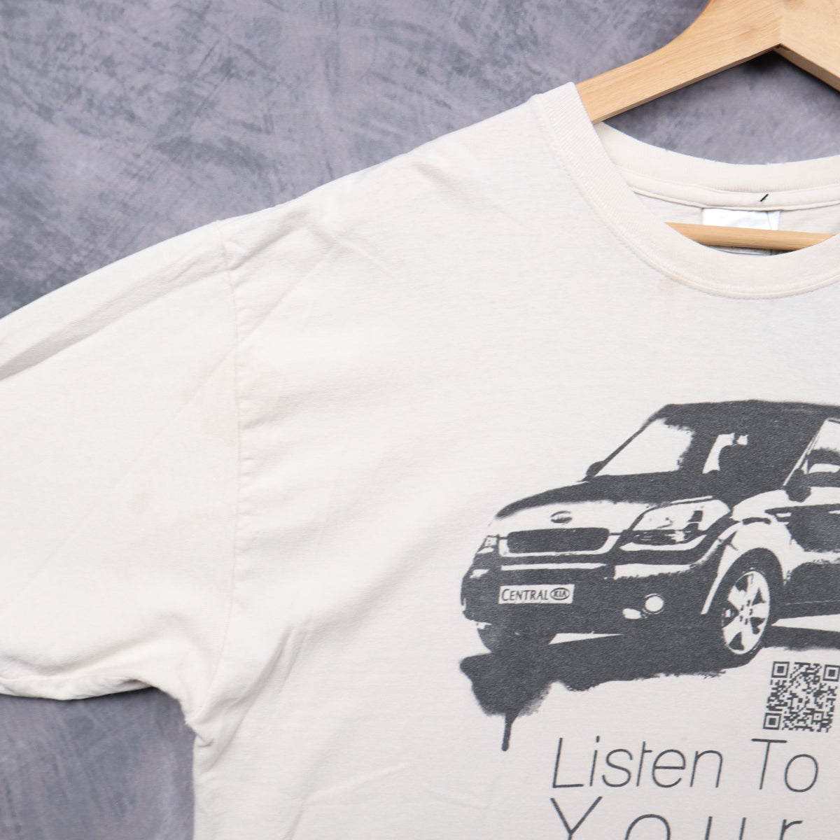 00s Cream Kia Soul 'Listen To Your Soul' Shirt 7255