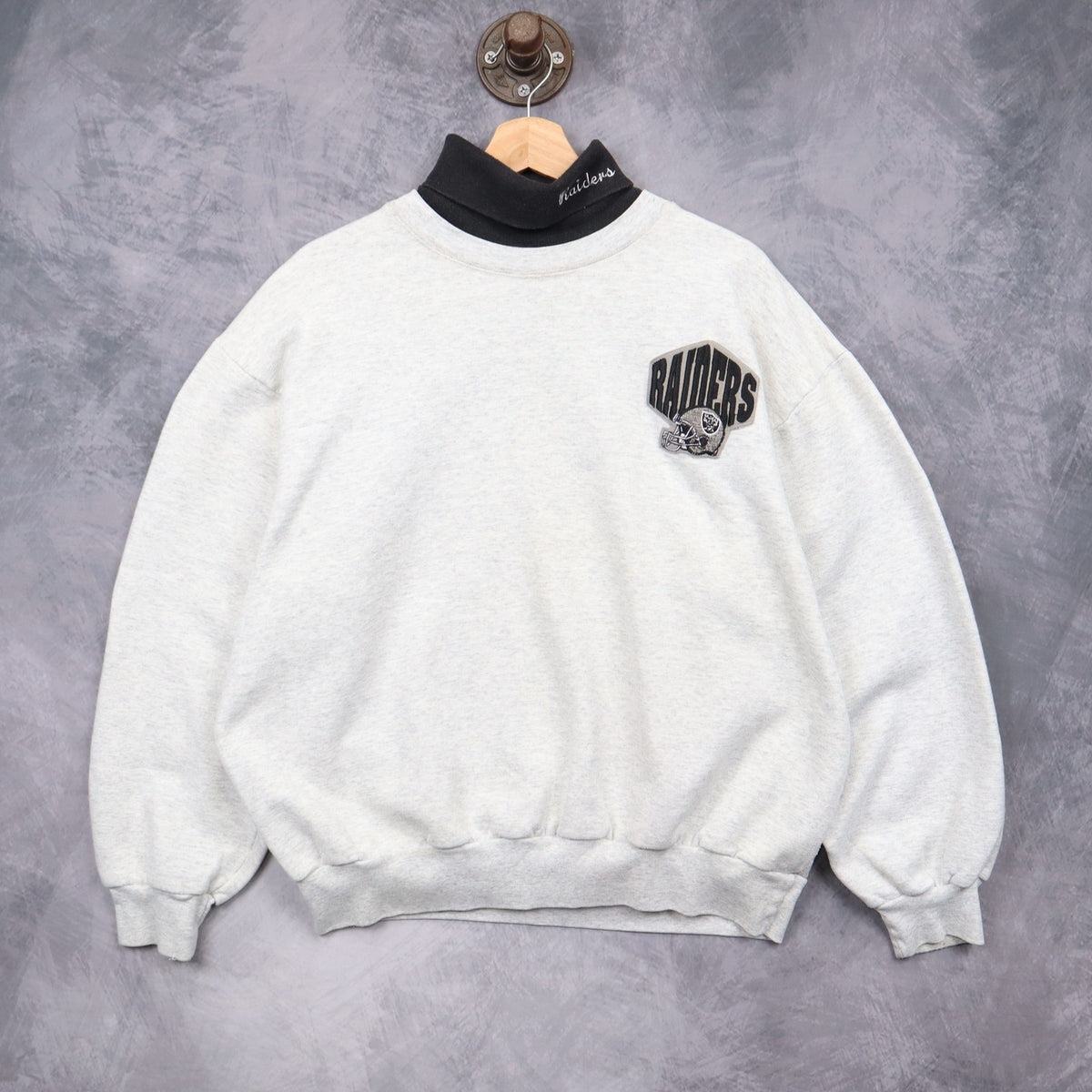 90s Grey Raiders Turtleneck Sweatshirt 6429