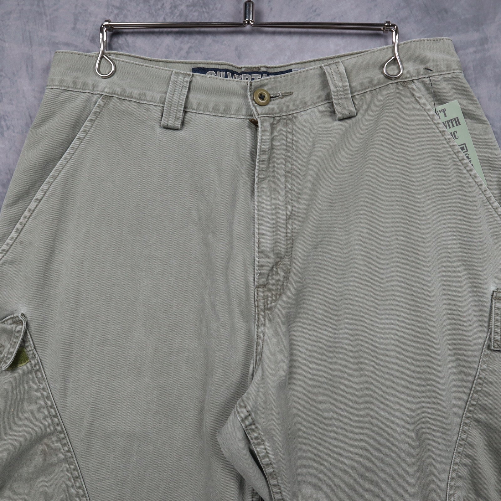 90s Sage Green Levi's Silvertab Cargo Shorts 5184