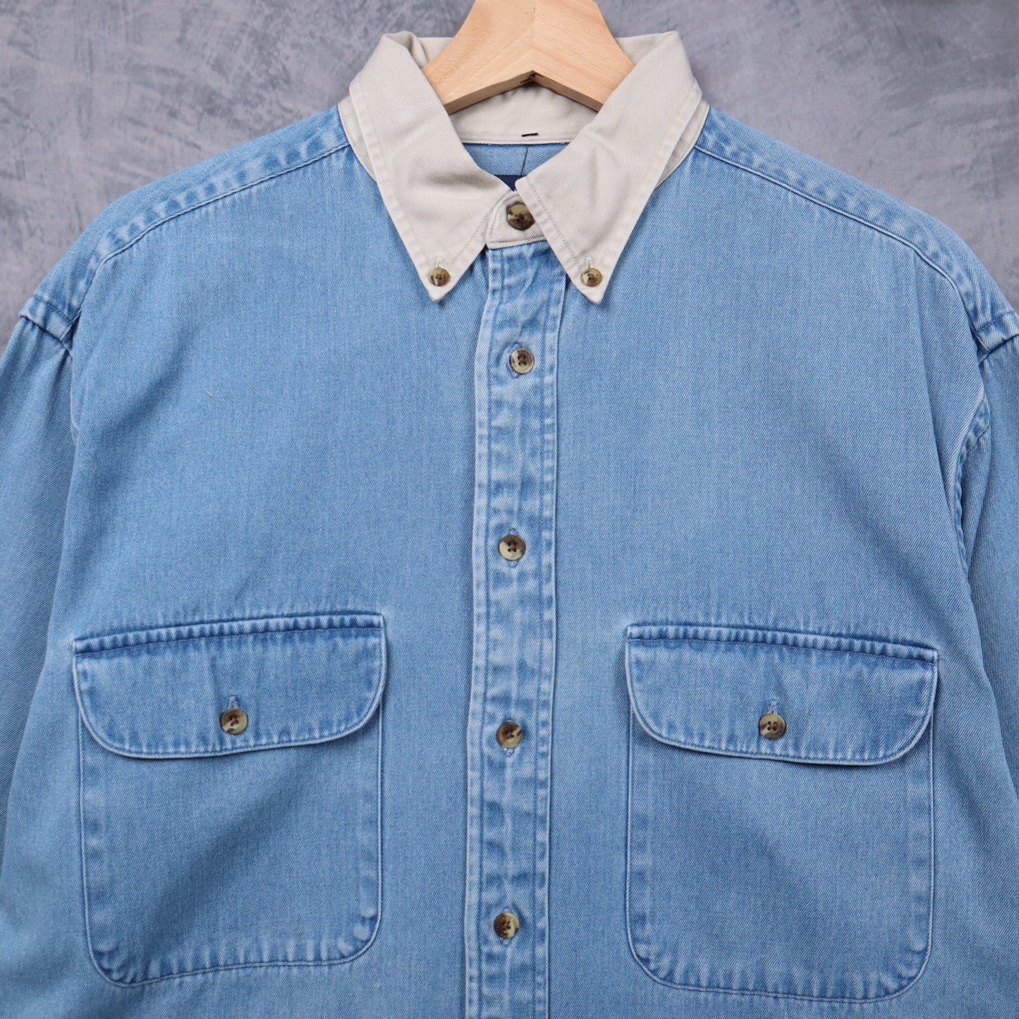 90s Light Blue Roundtree & Yorke Denim Button-Up Shirt 5474