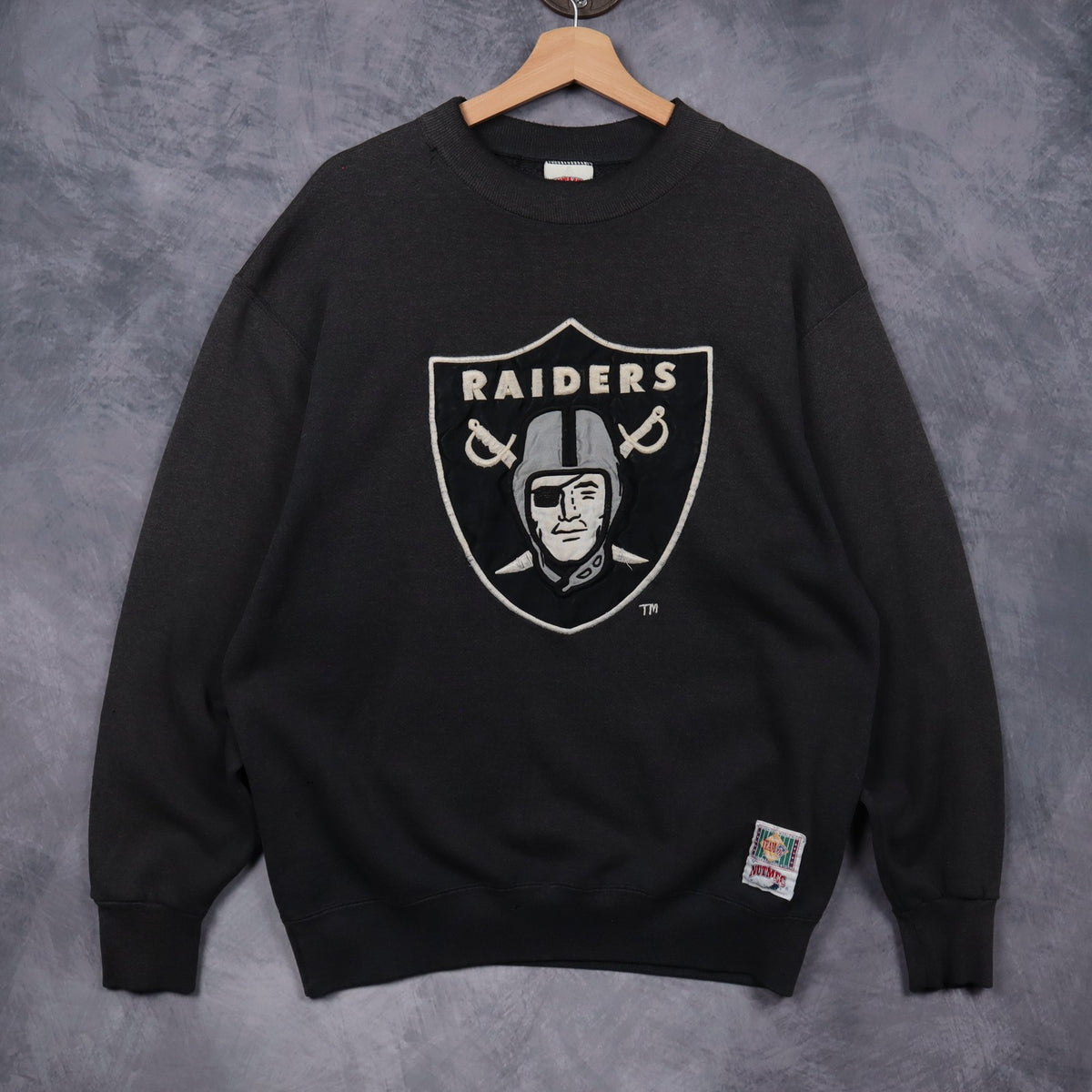 90s Faded Black Raiders Crewneck Sweatshirt 6536