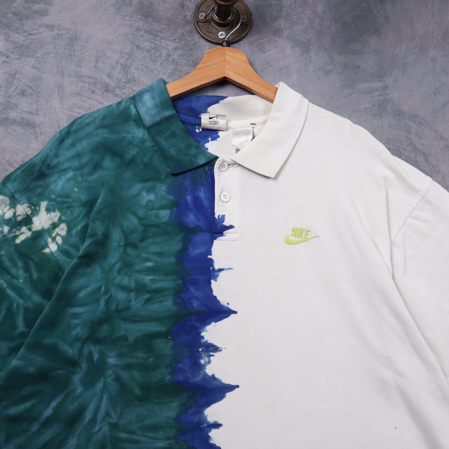 Early 2000s White & Green Nike Tie Dye Split Polo Shirt 5348