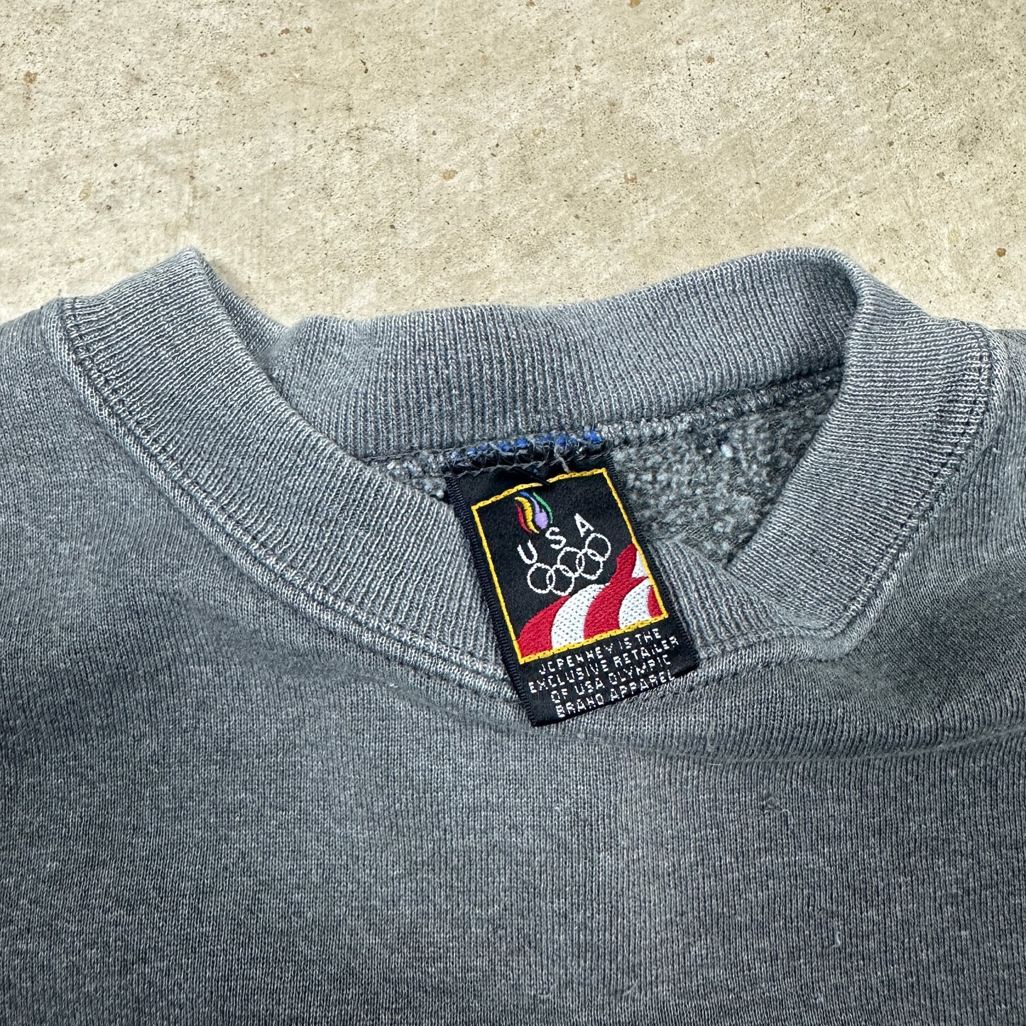 1996 Dark Gray Faded Olympics Crewneck Sweatshirt L E44